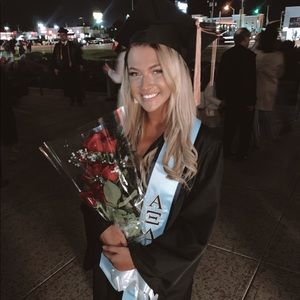 Meet your Posher, Lauren